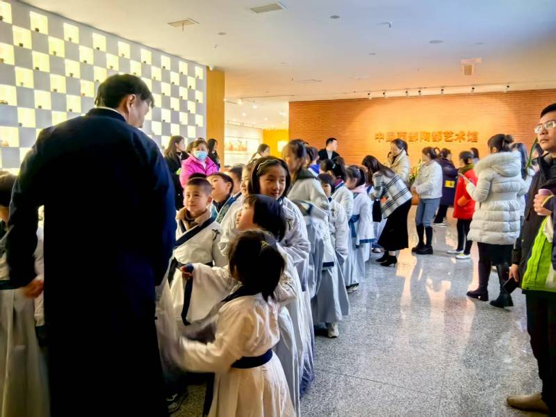 AI驱动芒市数字营销：从流量获取到转化的全链路增长方案